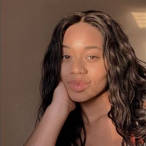 Meet your Posher, Naomi